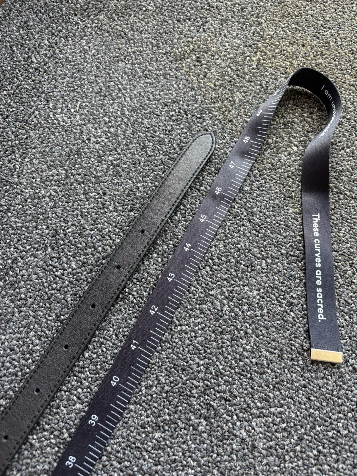 COACH Designer Belt Black Thin Leather Classic Gold Buckle Size 31-36 (org $195)