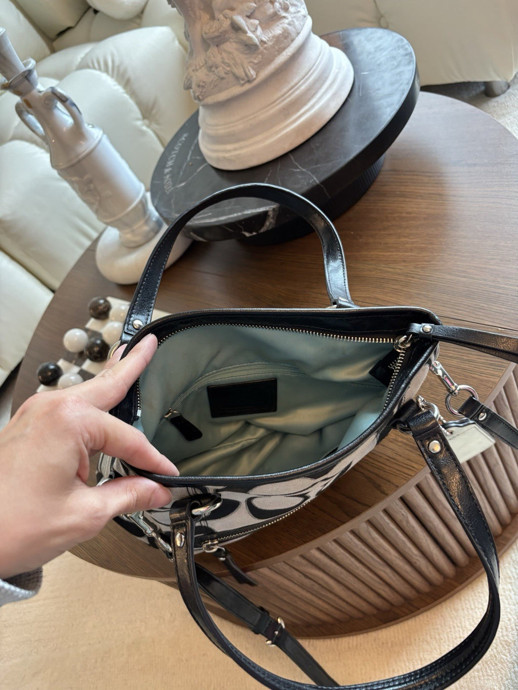 Designer COACH Brand Daisy Outline Signature Mia Crossbody F23940 Silver/Black