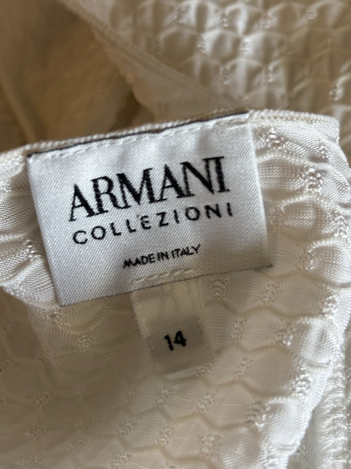 ARMANI Collezioni Italy White Textured V Neck Top Size 14 Stretch Knit Blouse