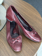 SALVATORE FERRAGAMO Vintage Italy Leather Maroon Bow Pumps Shoes 7.5 AA Narrow