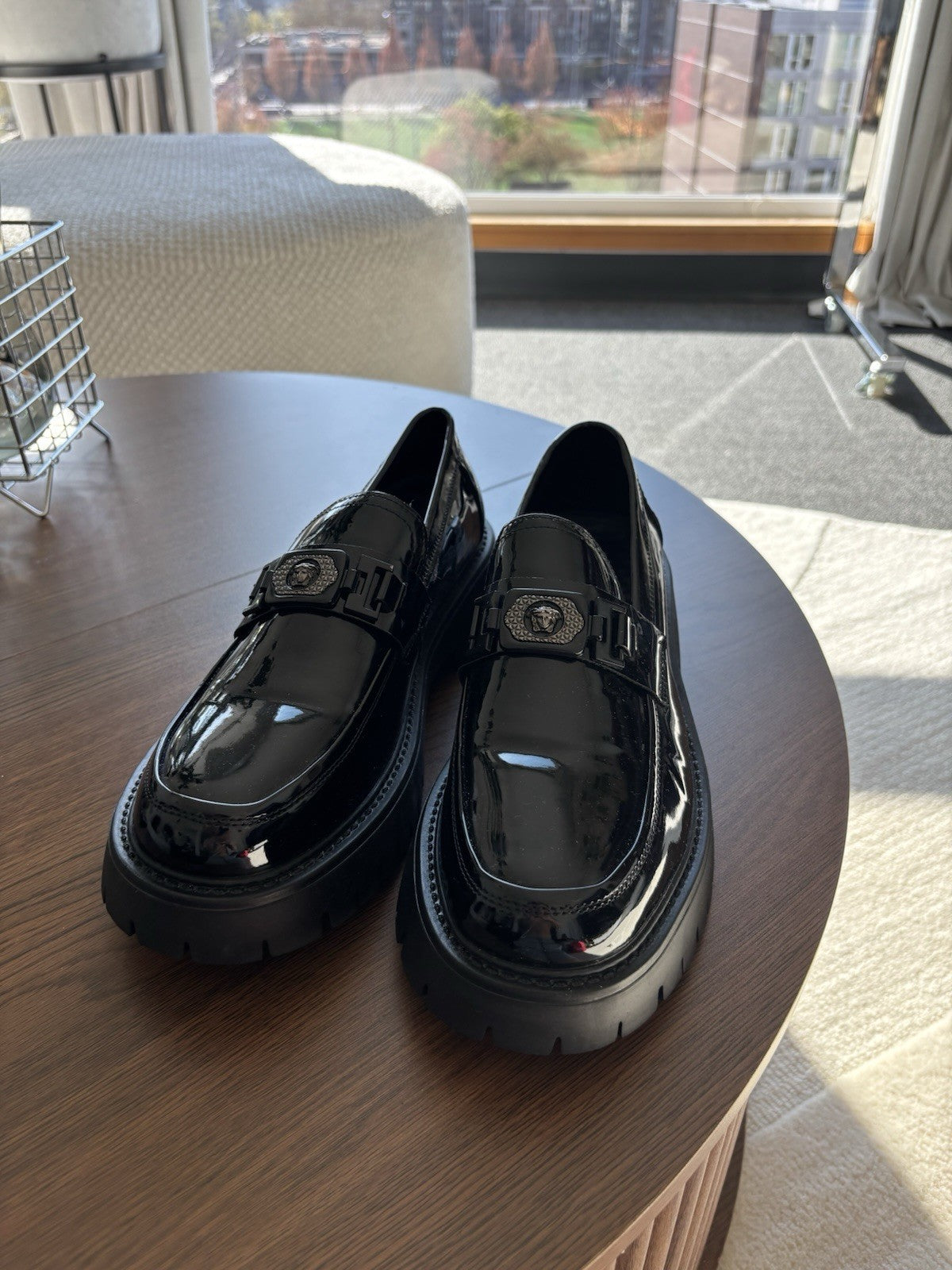 NEW Designer MEDUSA LOGO Black Patent Finish Dress Shoes Men Size 9.5 (org $685)