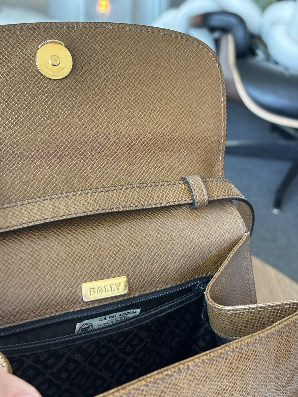 BALLY Brown Crossgrain Leather Shoulder Bag Gold Hardware Logo Purse (org $650)