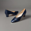 SALVATORE FERRAGAMO Vintage Italy Navy Leather/Python Pumps Shoes 7.5 AA Narrow