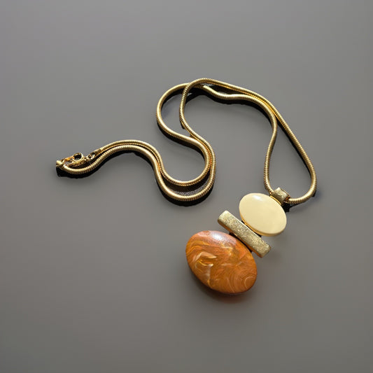 Vintage Retro AVON 1976 Polished Oval Lucite Cream Brown Swirl Pendant Necklace