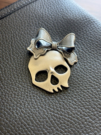 NWT COACH Essential Pouch 28 Black Pebble Leather Travel Case W/Coach Skull+Bow