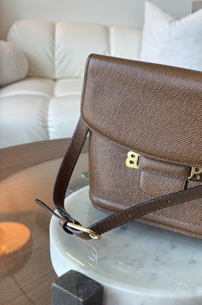 BALLY Brown Crossgrain Leather Shoulder Bag Gold Hardware Logo Purse (org $650)
