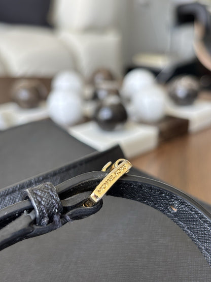 MICHALE KORS Leather Crossbody Bag Purse Zip Black/Gold Chain Strap (org $258)