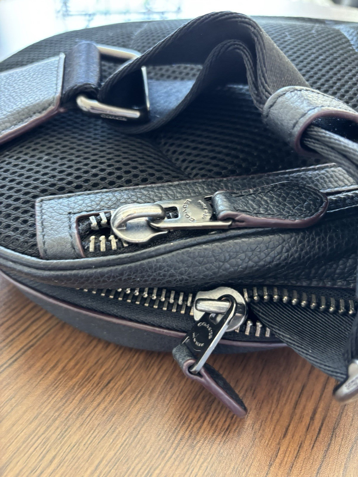 Designer COACH Brand Metropolitan Soft Pack sling bag leather black (org $395)