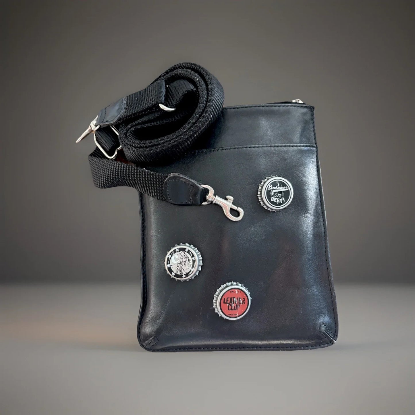 COACH Vintage Black Leather Pouch Crossbody Custom Bottle Cap Pins (org $125)