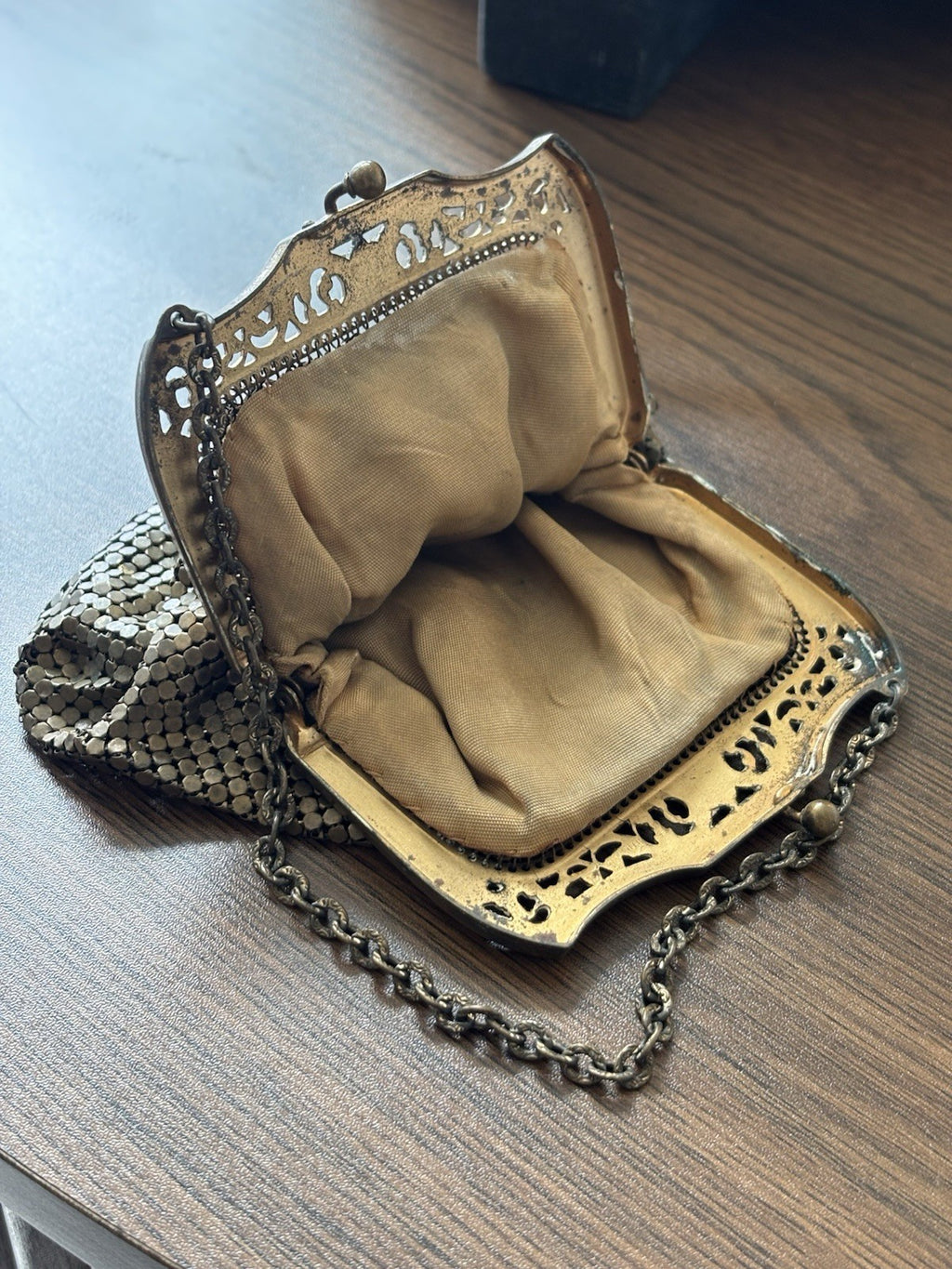 1940 VINTAGE Whiting & Davis Gold Mesh Evening Bag Purse Art Deco KissLock Clasp