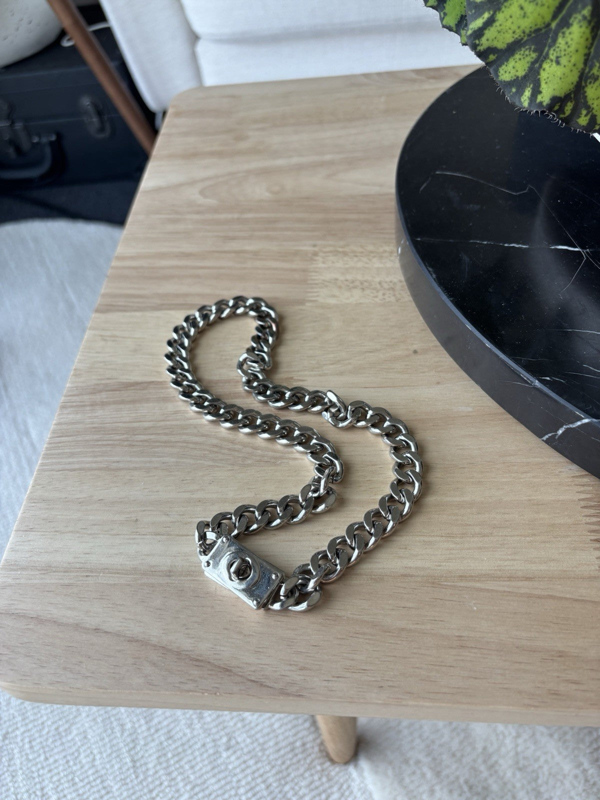 COACH 2005 Rare Vintage Chunky Silver Heavy Curb Chain Turnlock Necklace 20.5”