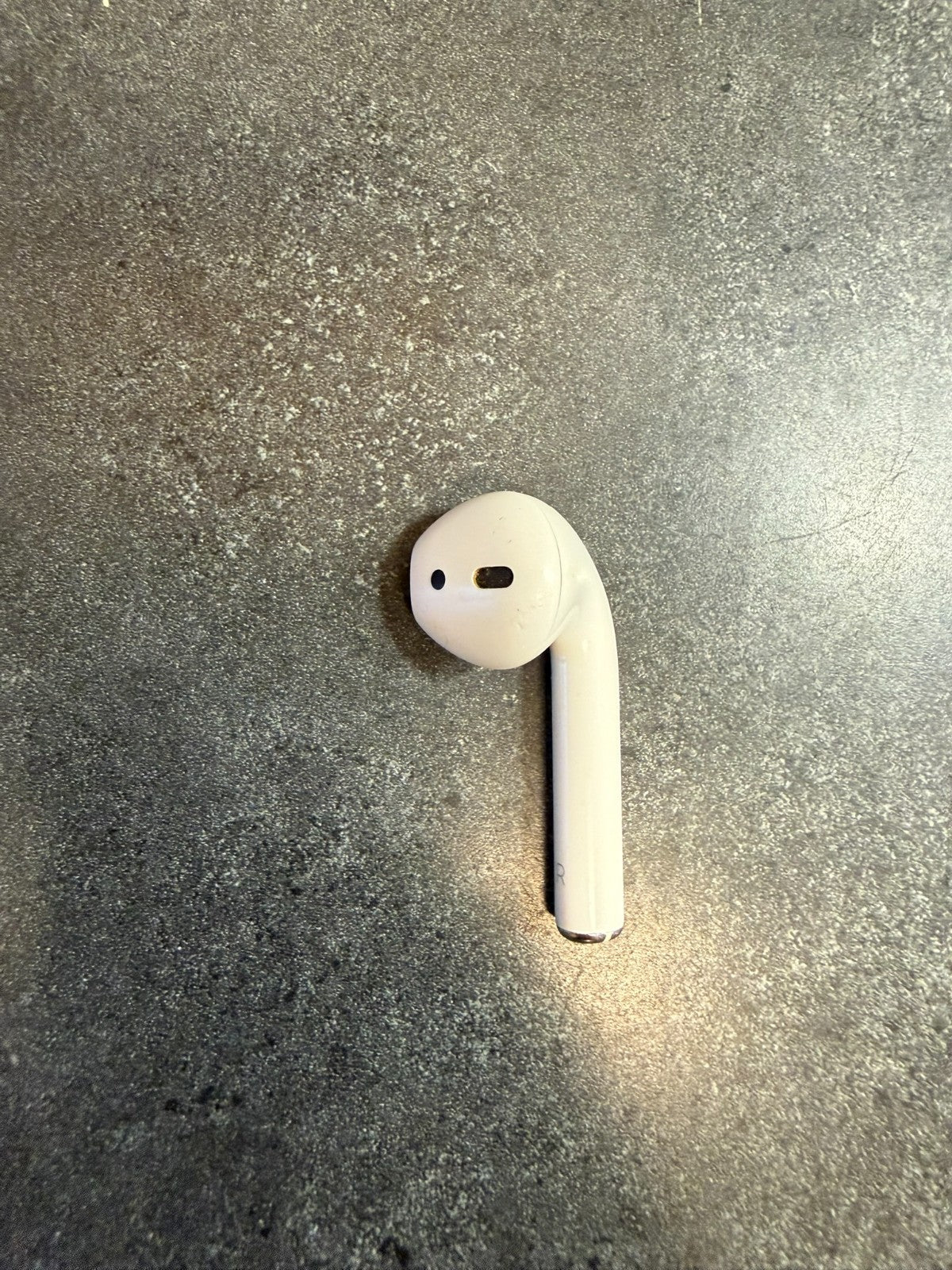 Apple AirPods Right Earbud A2032 OEM Replacement + Charging Case A1602 TESTED