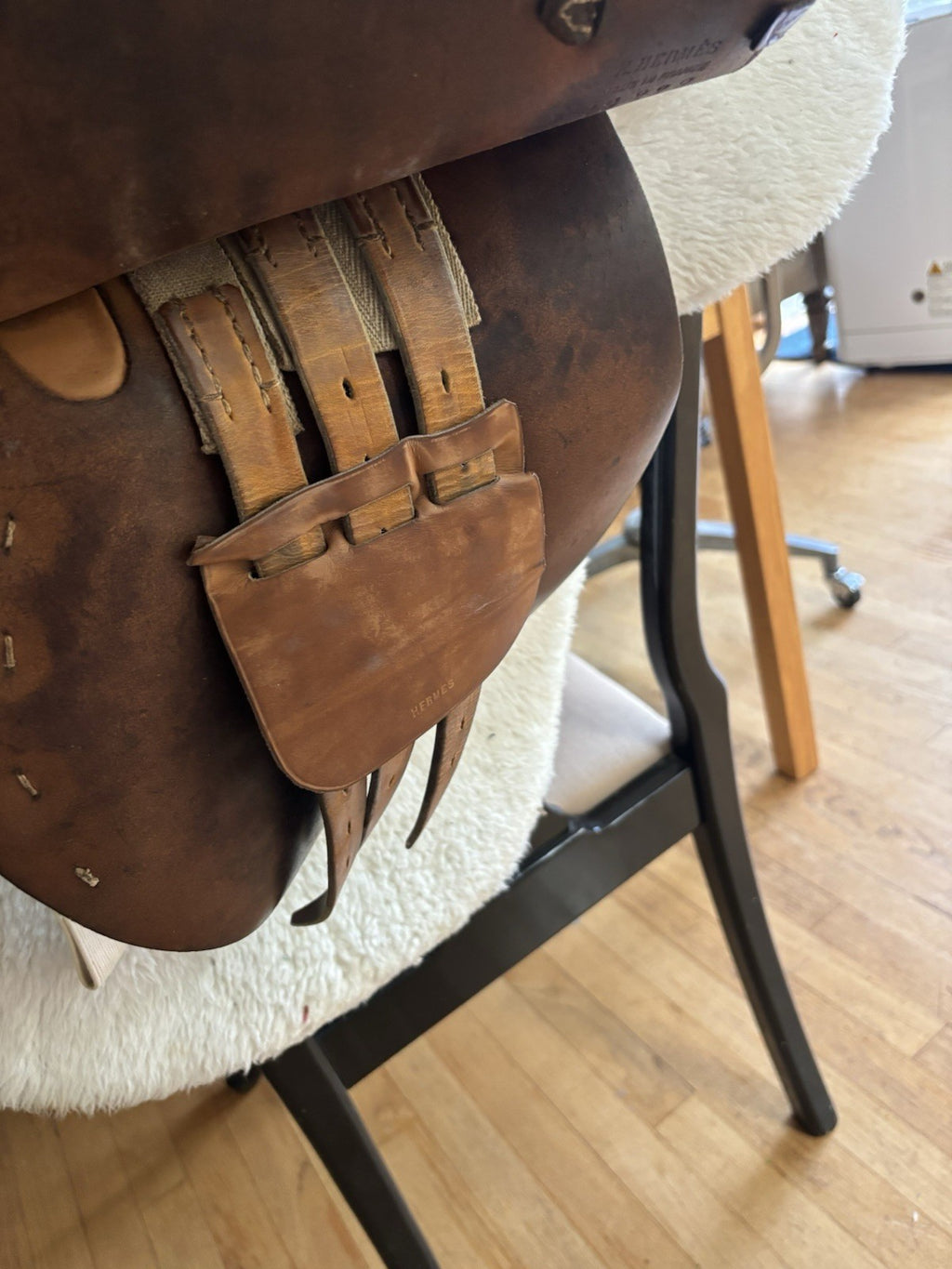 HERMÈS Paris Belgique Vintage Close Contact Jump Saddle 17.5 Rare Brown Leather