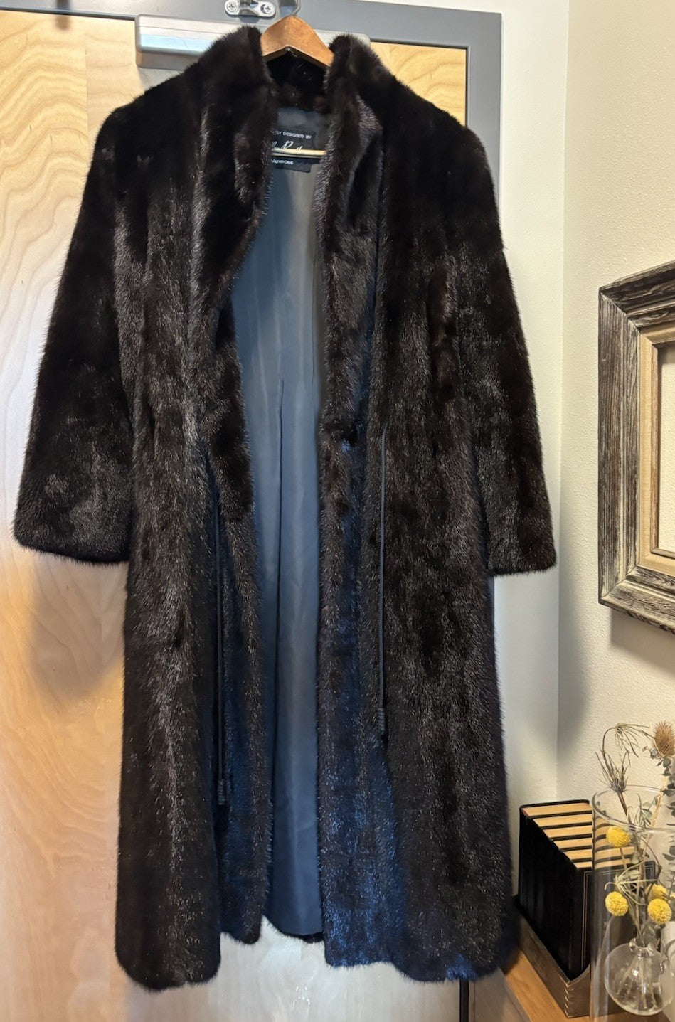 VINTAGE Mink Miller Brothers Baltimore Luxurious Long Brown Fur Coat Pockets (S)