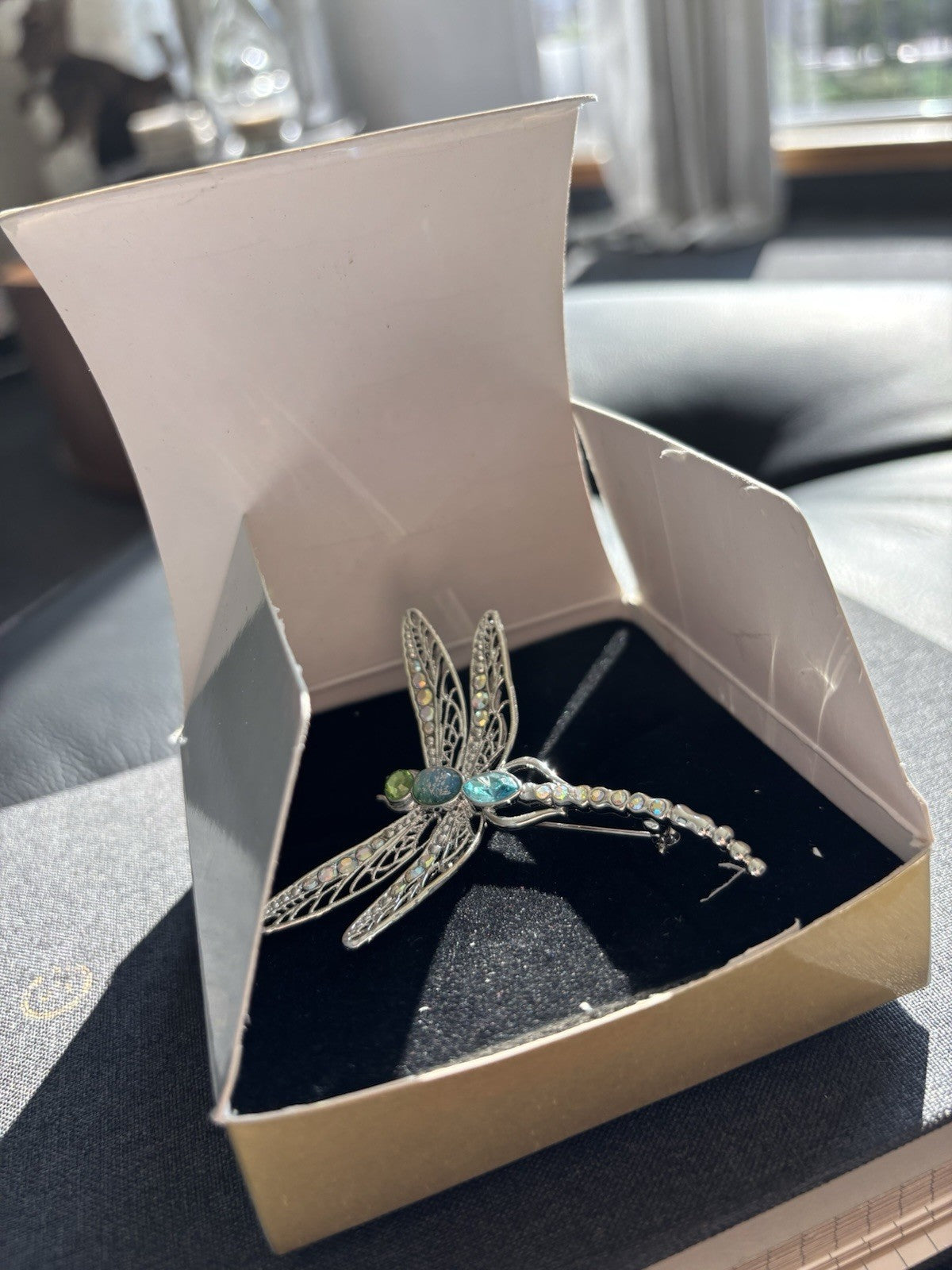 NWT beautiful AVON vintage 1980 Large pastel rhinestone dragonfly Insect brooch