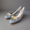 SALVATORE FERRAGAMO Vintage Italy Leather Gray Gold Bow Pumps Shoe 8.5aaa Narrow
