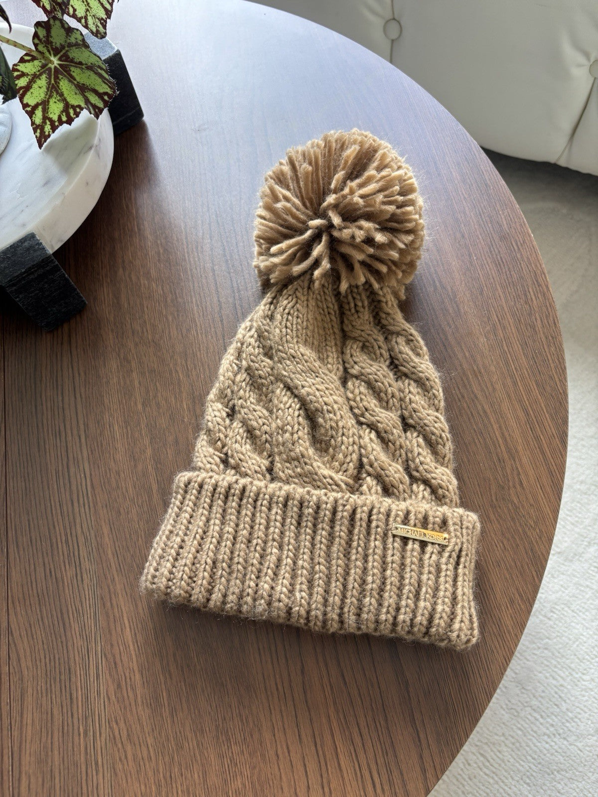 MICHAEL KORS Designer Cable Knit Beanie Hat Pom-Pom Tan Brown Gold Logo(org $98)