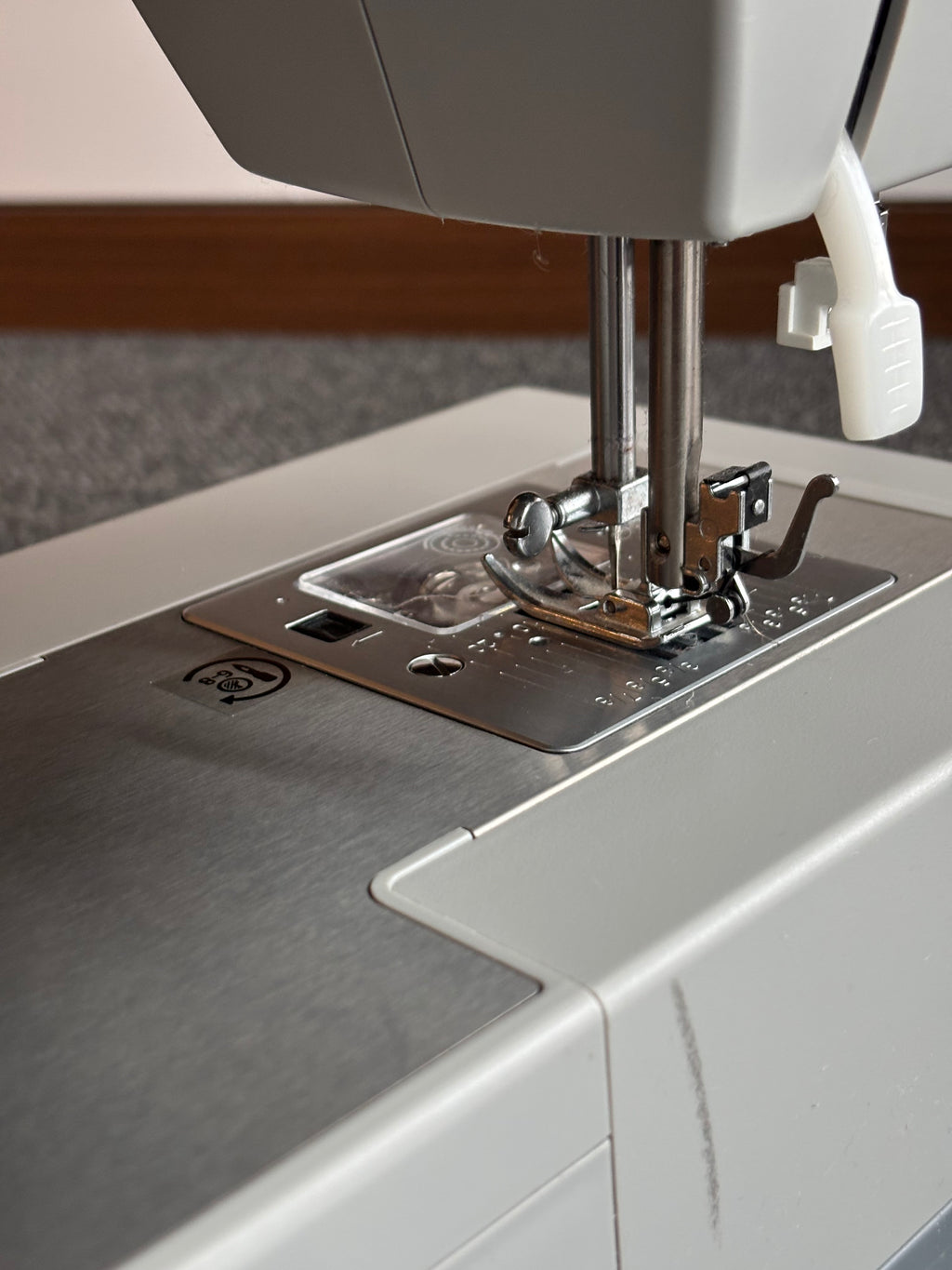 SINGER Sewing Machine (org $350)