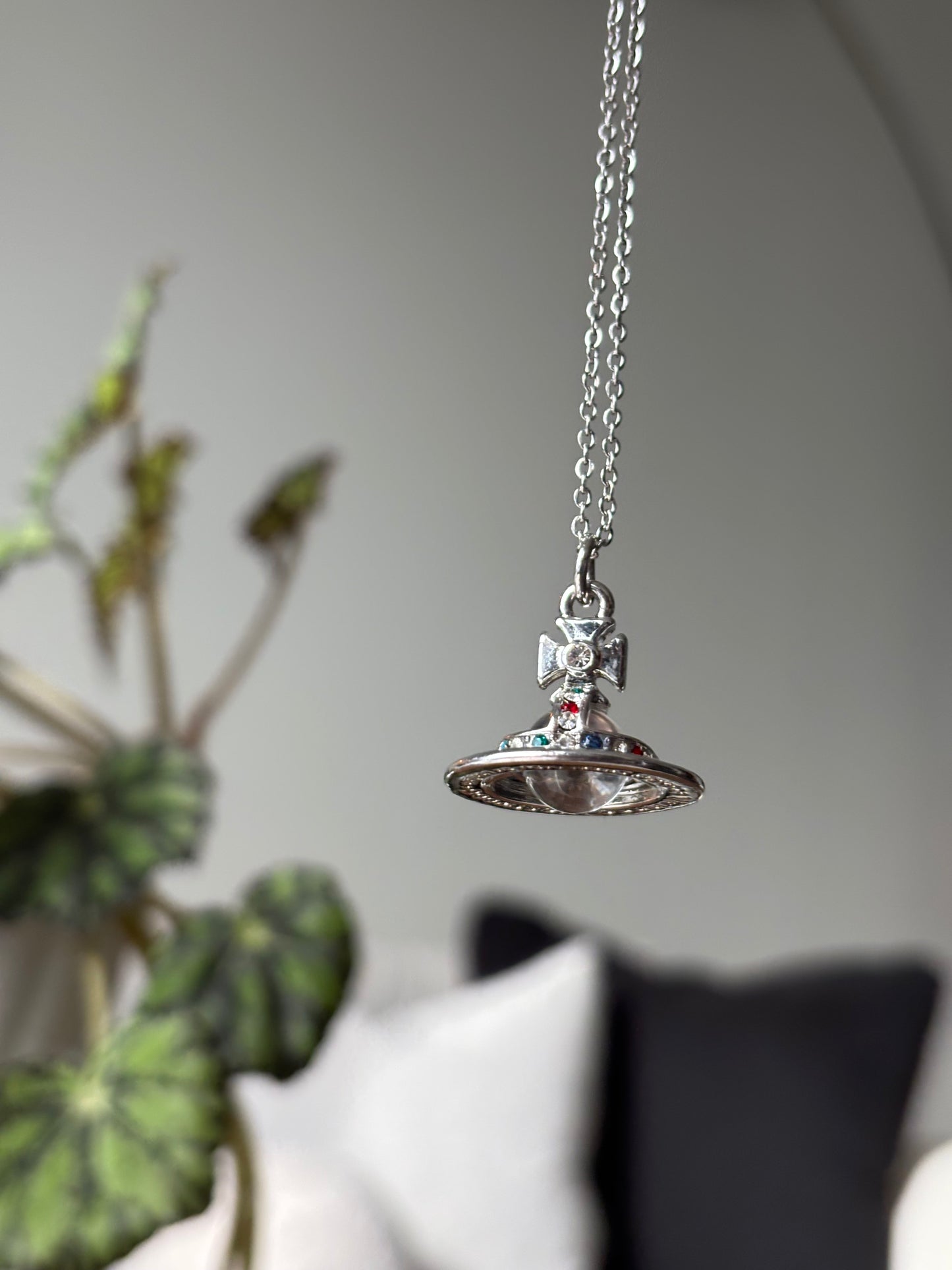 VIVIENNE WESTWOOD Medium Orb Necklace Silver Crystal Icon (org $595)