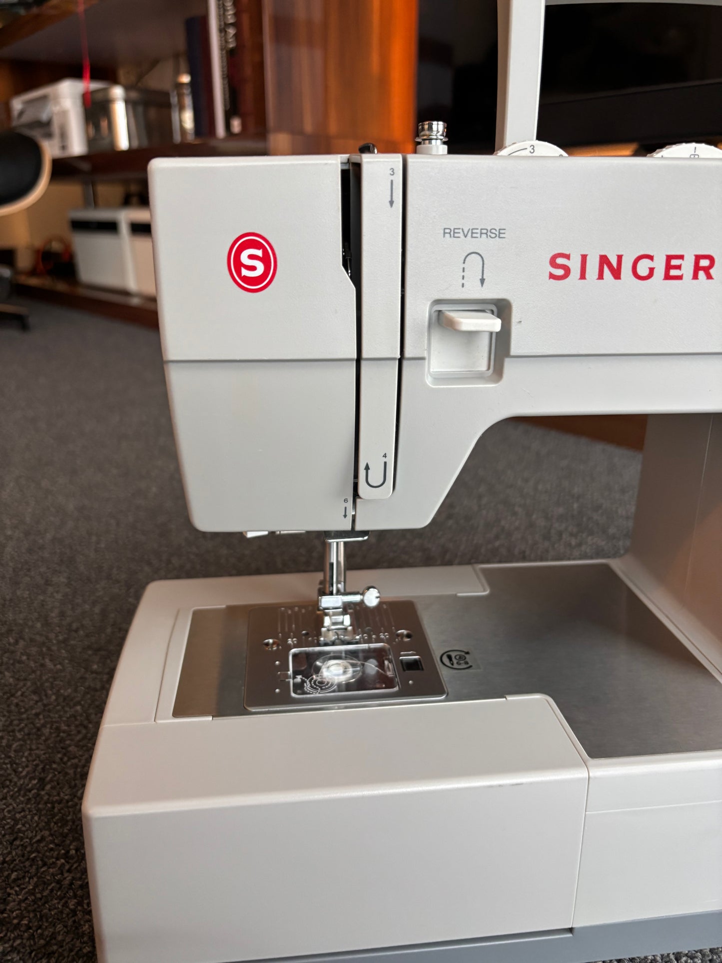 SINGER Sewing Machine (org $350)