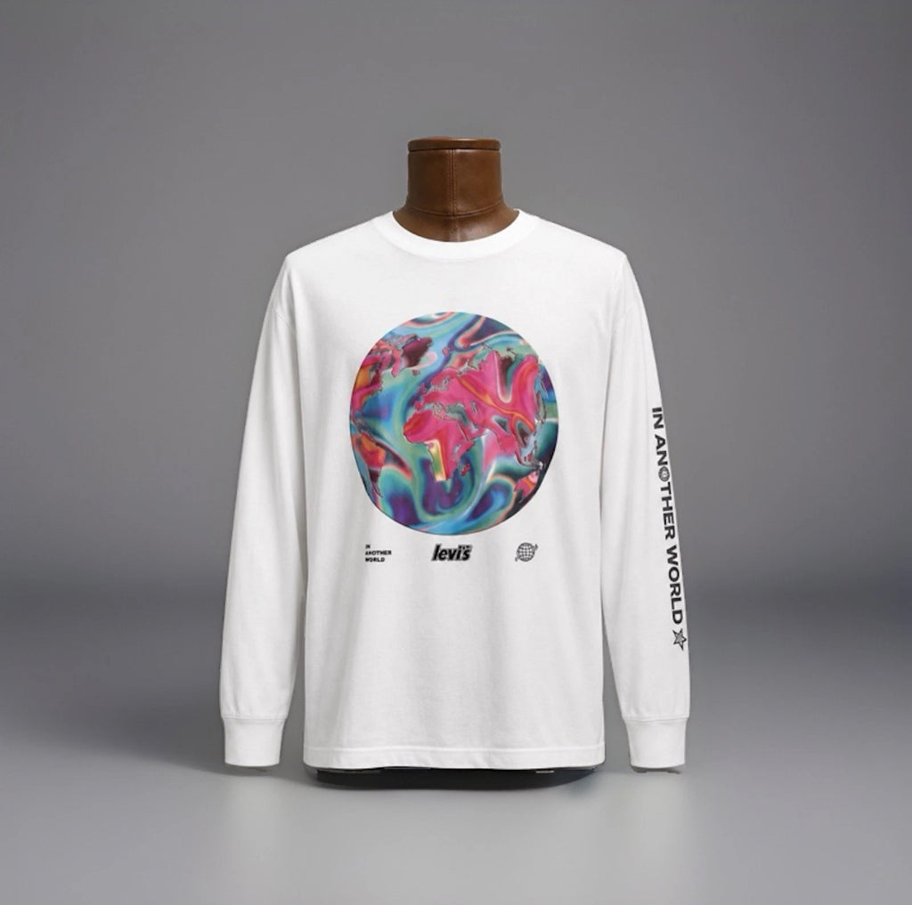 LEVI’S Brand T-Shirt “Another World” Print Retro Long Sleeve Men Size XL (org $40)