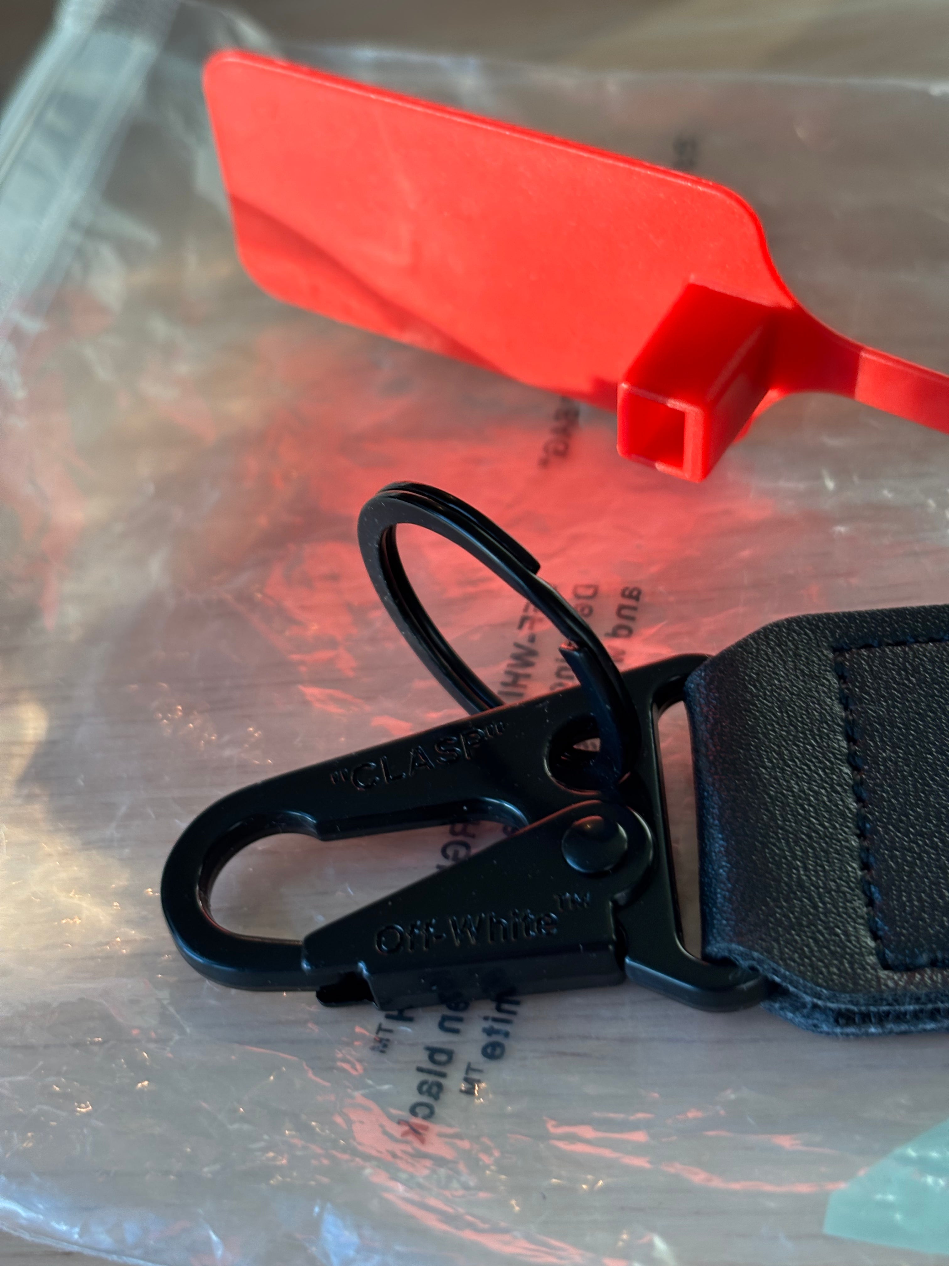 OFF-WHITE Industrial Keychain Black Logo Webbing Red Zip Tie Virgil Abloh